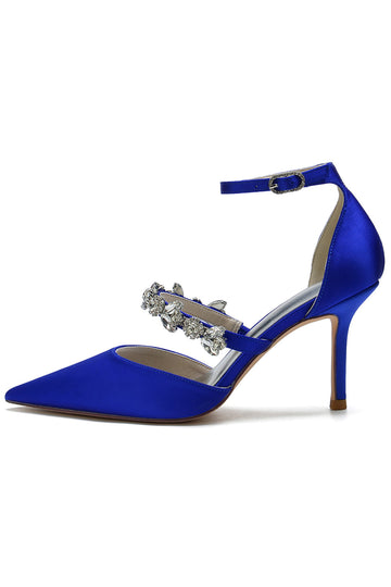 Tacones altos puntiagudos de pedrería marfil